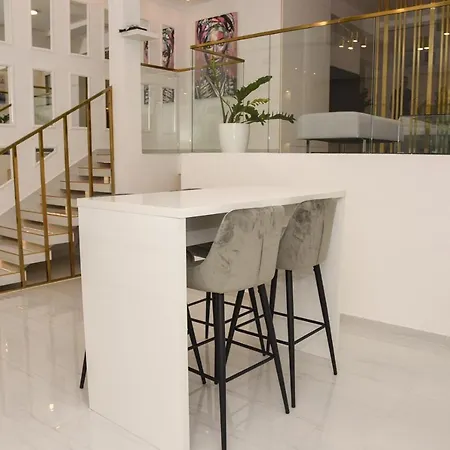Διαμέρισμα Apartman Aries